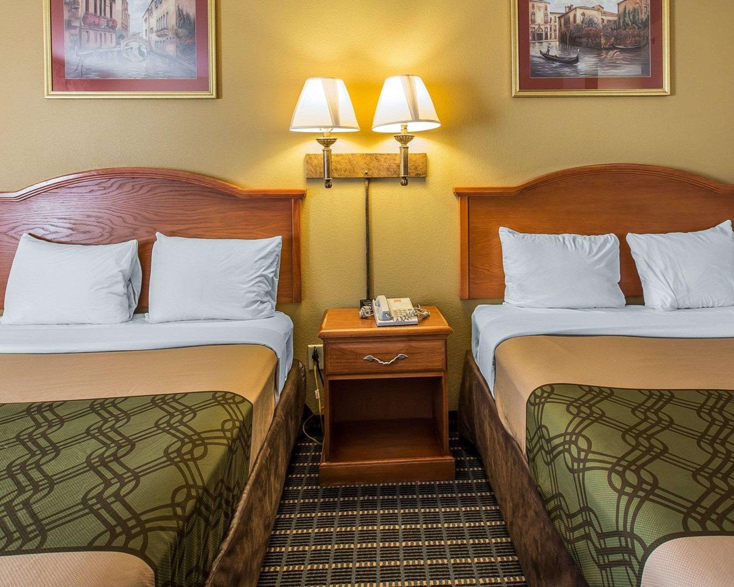 ברונסוויק Econo Lodge מראה חיצוני תמונה